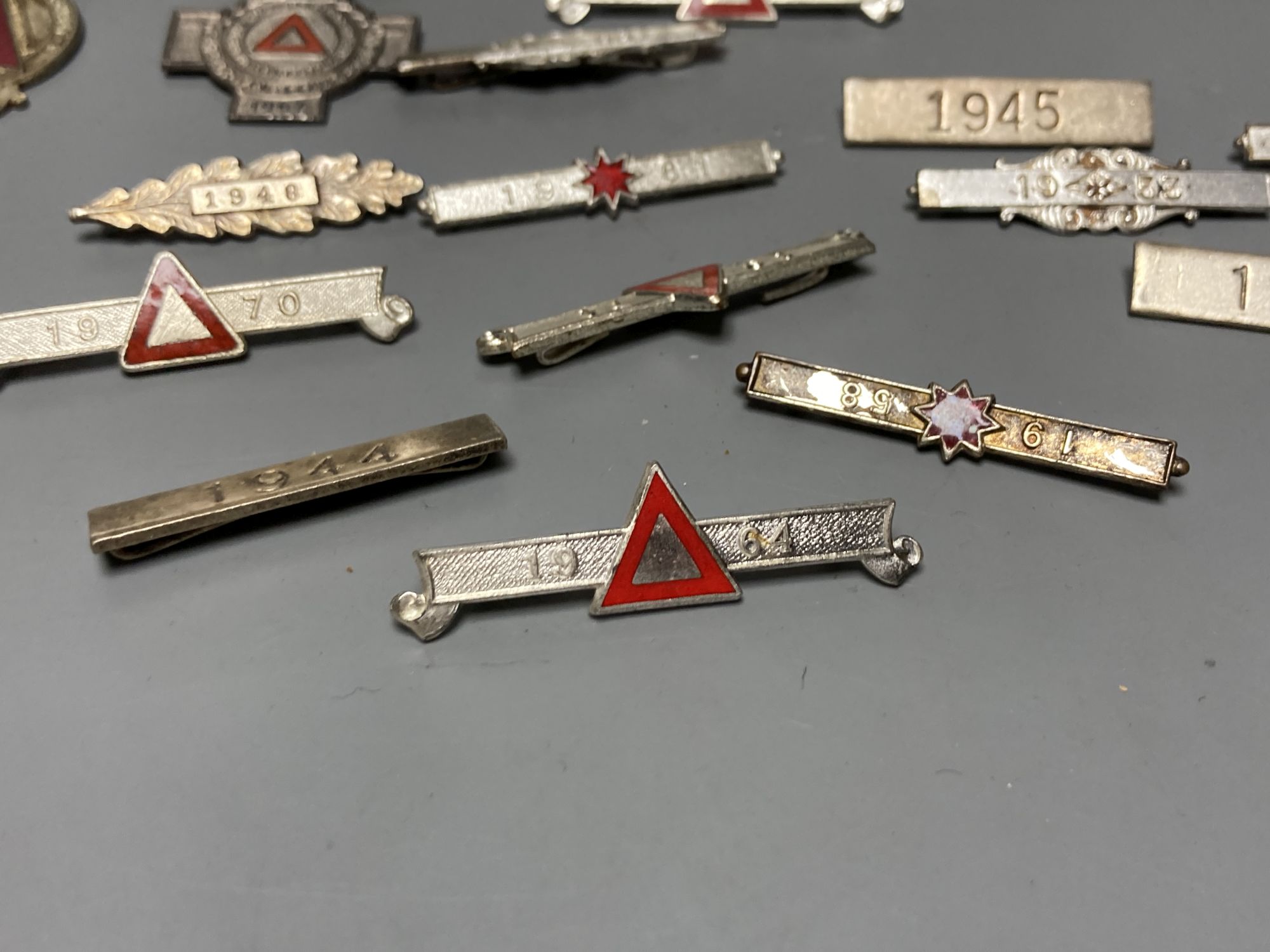 A quantity of assorted medals